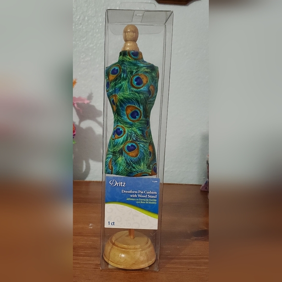 Dritz, dressform pin cushion NIB - Picture 1 of 14